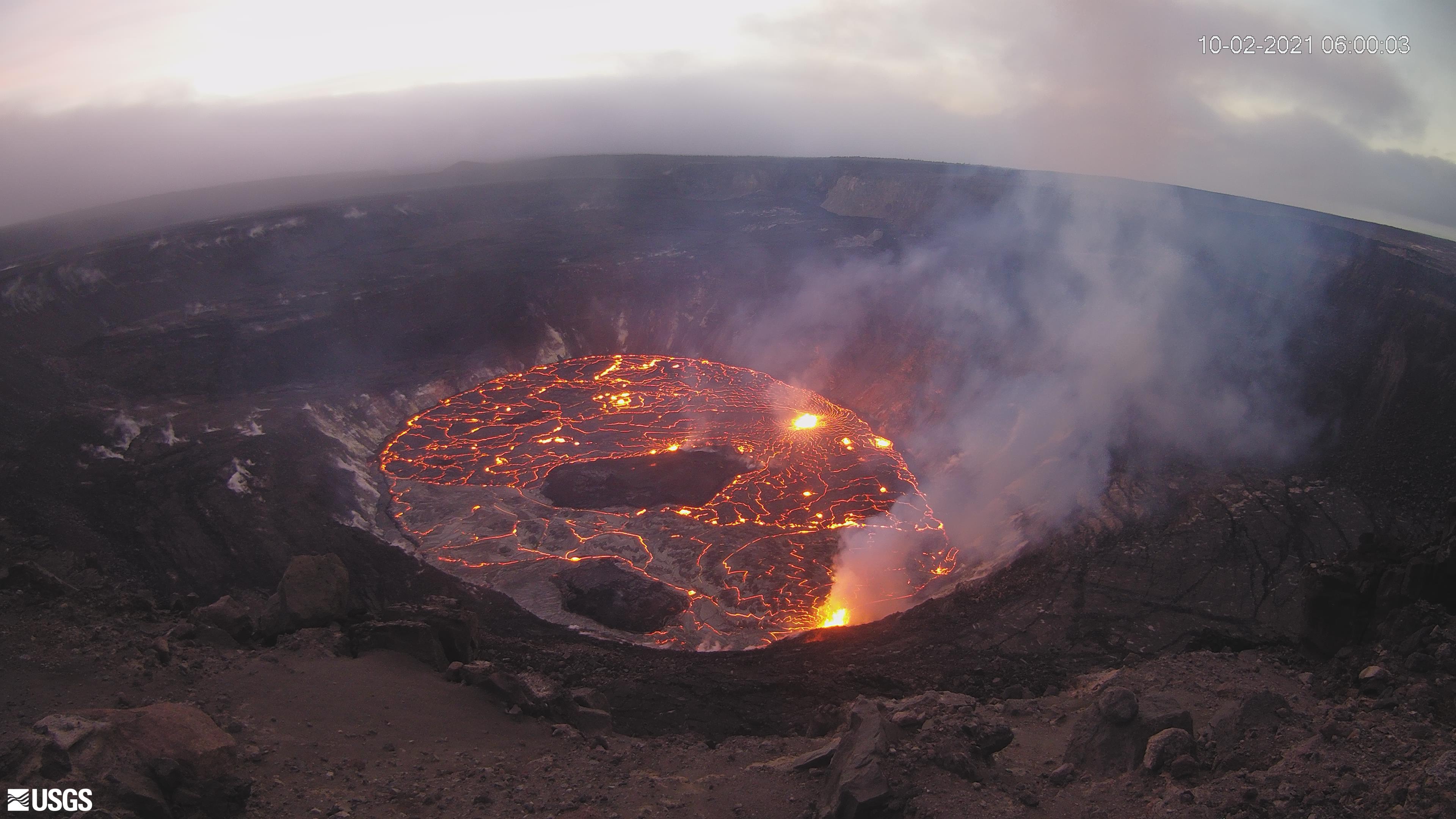 Should You Drive to Hawaii Volcanoes National Park Yourself or Book a Guided Tour? (2026 Guide)
