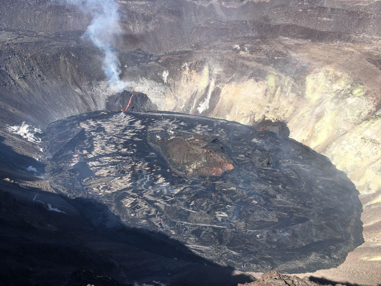 Best Hawaii Volcanoes National Park Tour from Kona (2026) — Which One to Book?